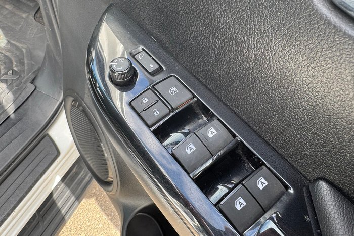 2025 Toyota Hilux SR5 48V GUN126R Frosted White