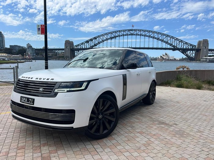 2024 Land Rover Range Rover P615 SV