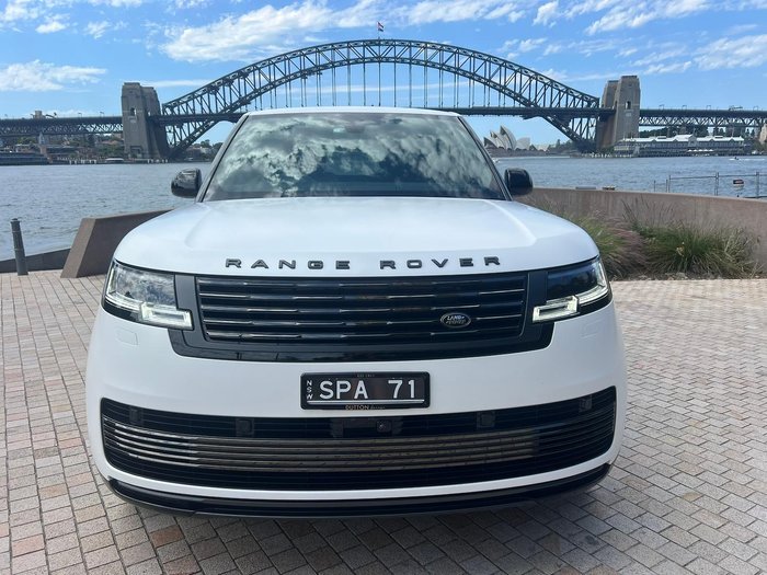 2024 Land Rover Range Rover P615 SV