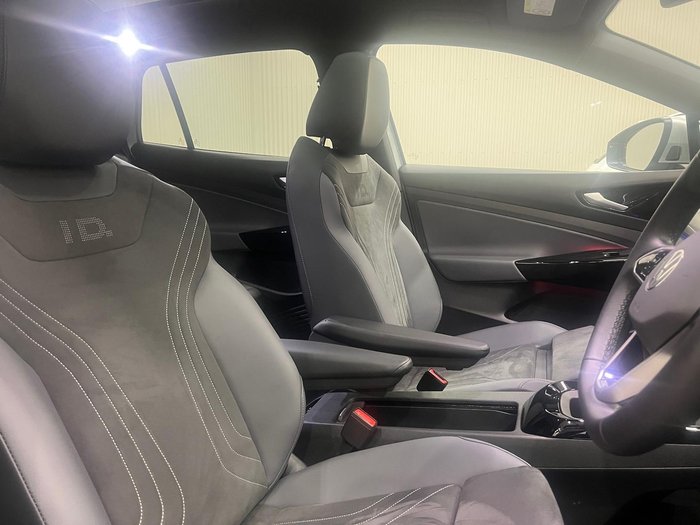 2025 Volkswagen ID.4 Pro