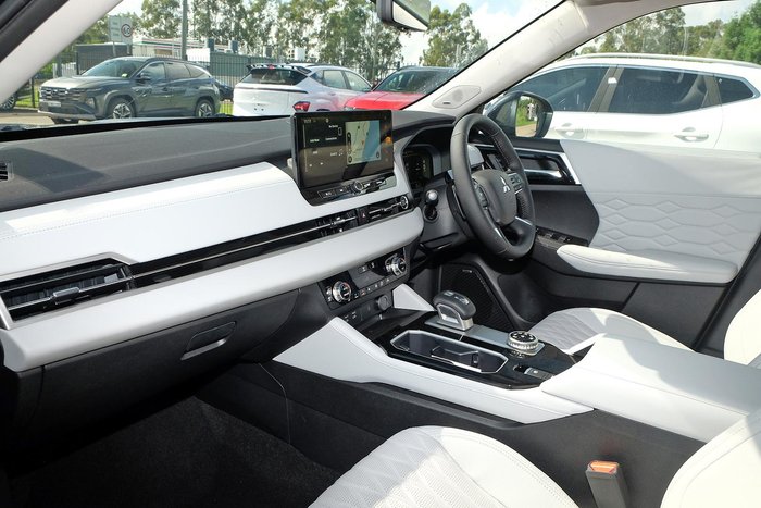 2025 Mitsubishi Outlander Exceed