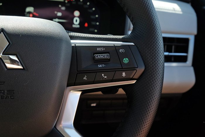 2025 Mitsubishi Outlander Exceed