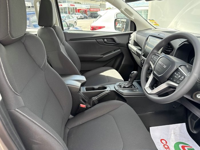 2025 Isuzu D-MAX SX