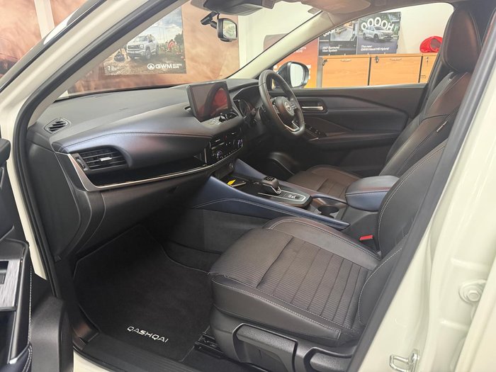2024 Nissan QASHQAI ST-L J12 MY24 Ivory Pearl with Pearl Black Roof