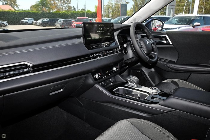 2025 Mitsubishi Outlander LS