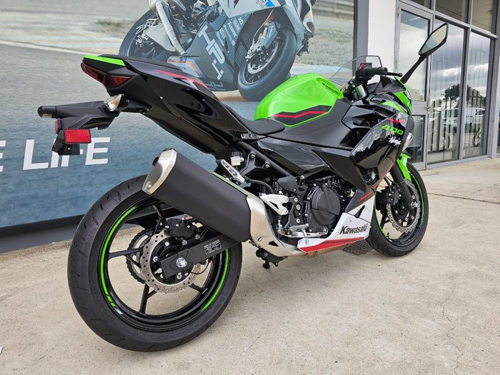 2021 Kawasaki NINJA 400 Green