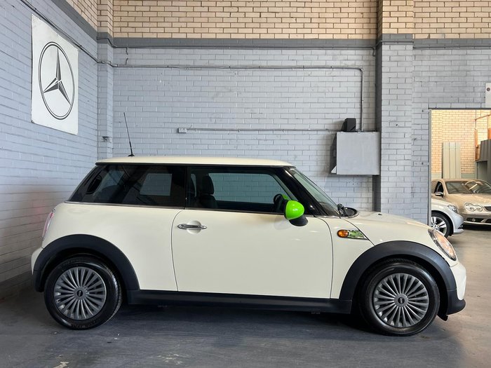 2011 MINI Hatch Ray R56 LCI Pepper White