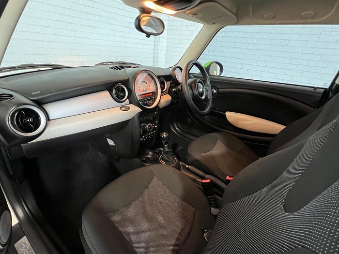 2011 MINI Hatch Ray R56 LCI Pepper White