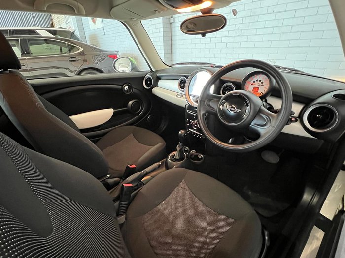 2011 MINI Hatch Ray R56 LCI Pepper White