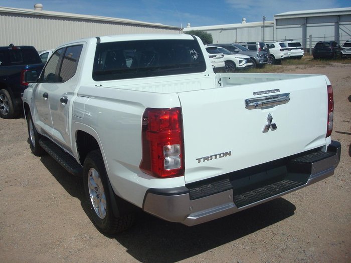 2025 Mitsubishi Triton GLX+