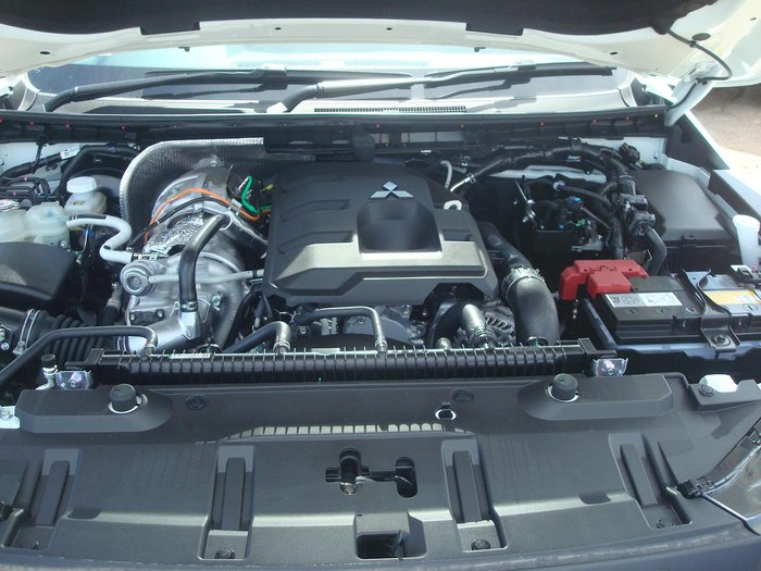 2025 Mitsubishi Triton GLX+