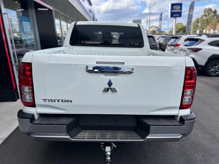 2025 Mitsubishi Triton GLX+