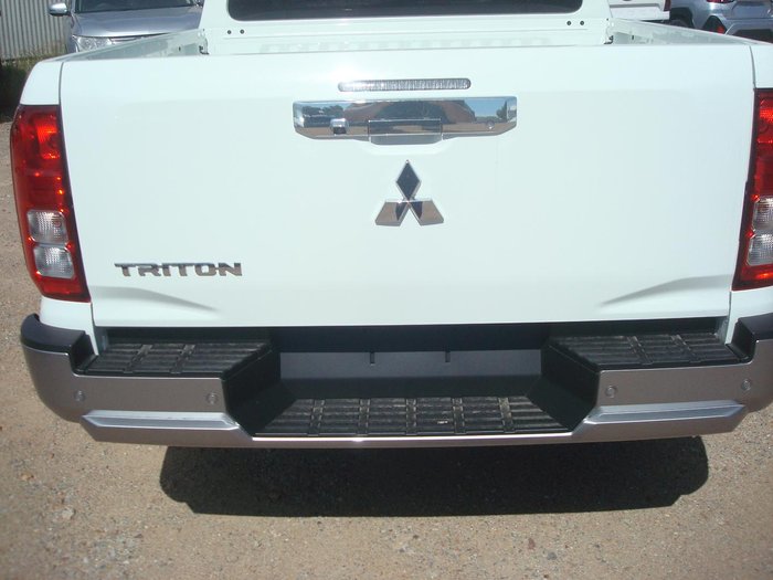 2025 Mitsubishi Triton GLX+