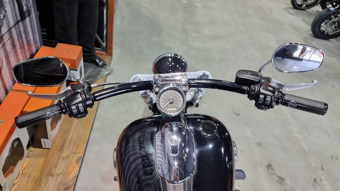 2017 Harley-davidson FXSB SOFTAIL BREAKOUT Black