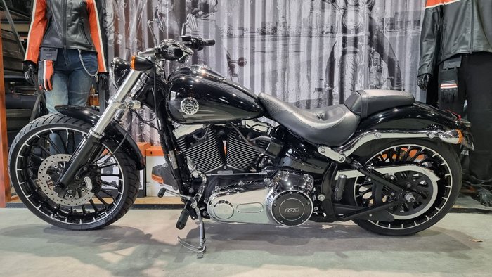 2017 Harley-davidson FXSB SOFTAIL BREAKOUT Black