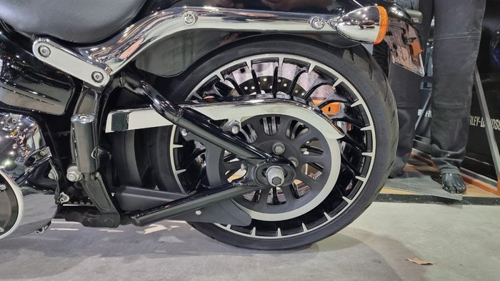 2017 Harley-davidson FXSB SOFTAIL BREAKOUT Black