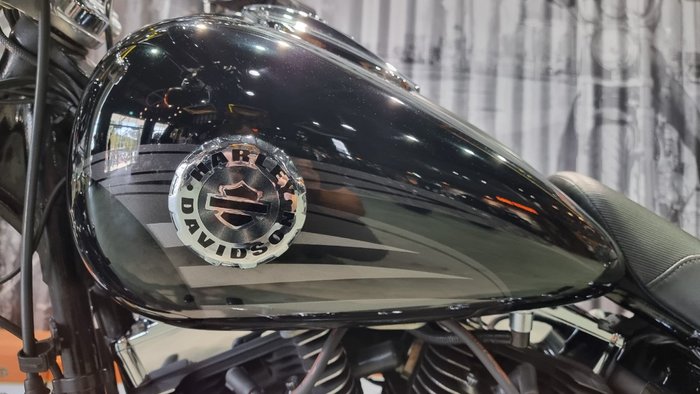 2017 Harley-davidson FXSB SOFTAIL BREAKOUT Black