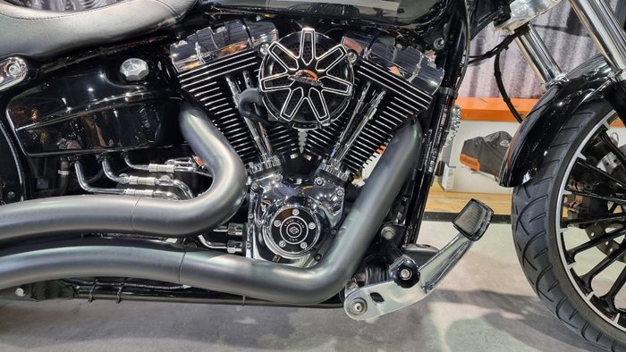 2017 Harley-davidson FXSB SOFTAIL BREAKOUT Black