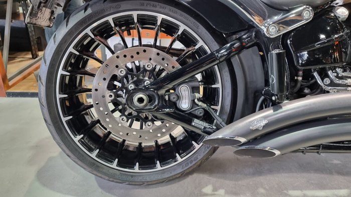 2017 Harley-davidson FXSB SOFTAIL BREAKOUT Black