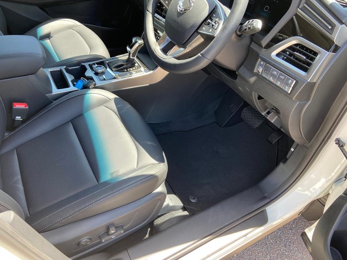 2024 KGM SsangYong Korando Ultimate C300 MY23 Grand White