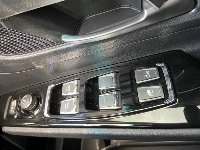 2024 KGM SsangYong Korando Ultimate C300 MY23 Grand White