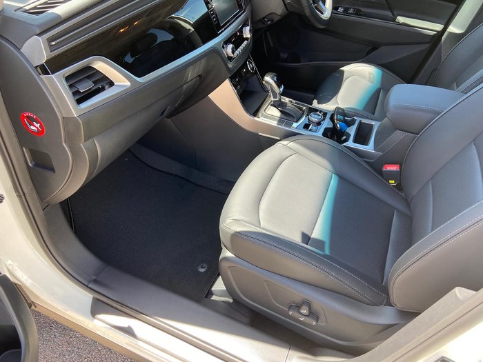 2024 KGM SsangYong Korando Ultimate C300 MY23 Grand White