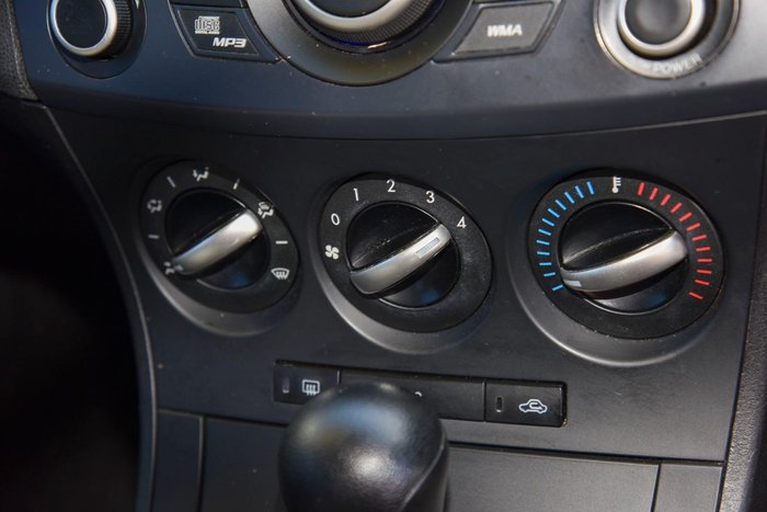 2013 Mazda 3 Neo