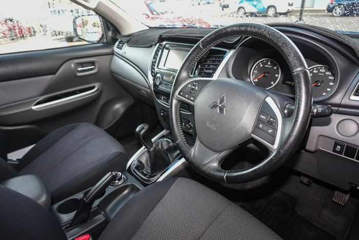 2016 Mitsubishi Triton GLS