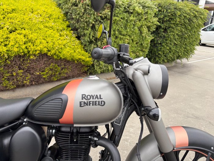 2025 Royal Enfield CLASSIC 350 DARK Grey