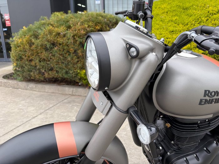 2025 Royal Enfield CLASSIC 350 DARK Grey