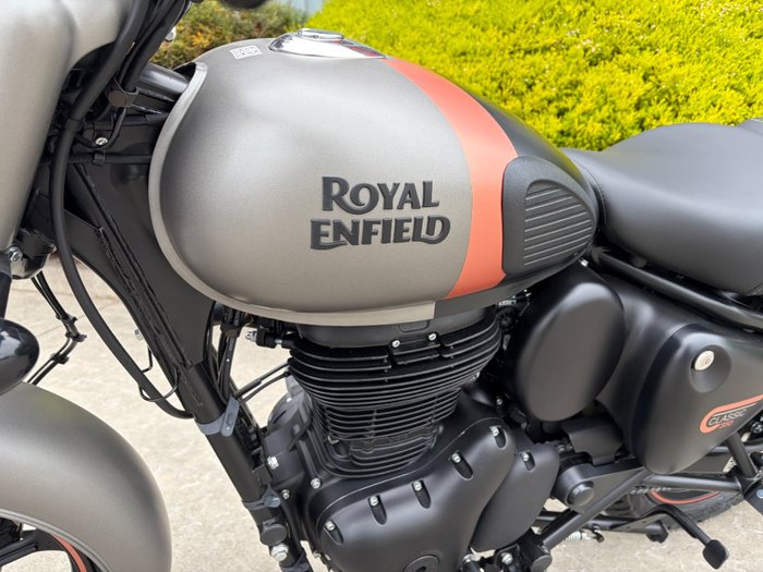2025 Royal Enfield CLASSIC 350 DARK Grey