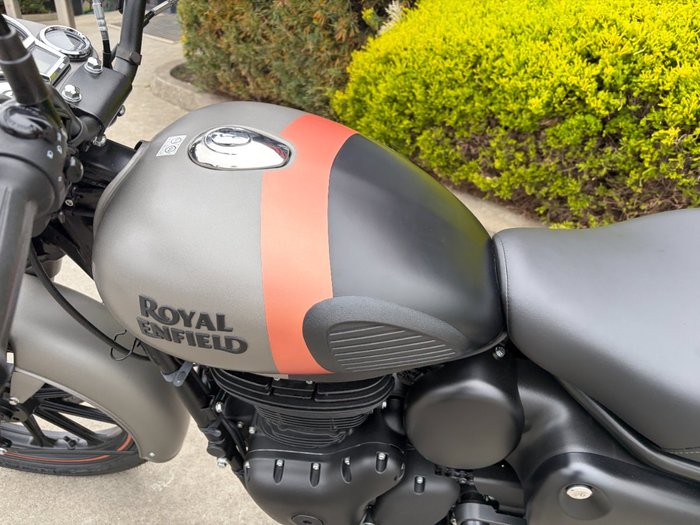 2025 Royal Enfield CLASSIC 350 DARK Grey