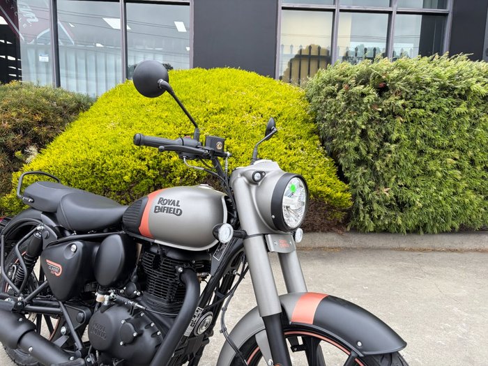 2025 Royal Enfield CLASSIC 350 DARK Grey