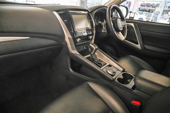 2024 Mitsubishi Pajero Sport GLS