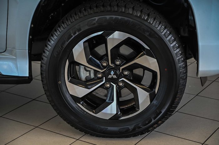 2024 Mitsubishi Pajero Sport GLS