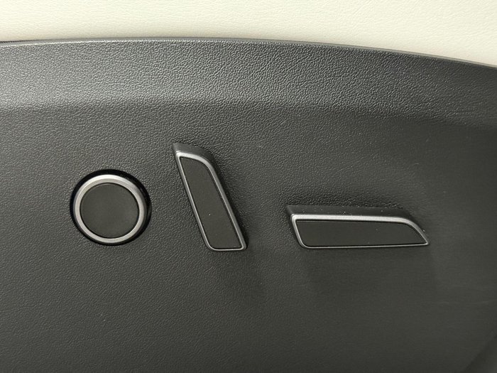 2023 Tesla Model Y Rear-Wheel Drive Pearl White