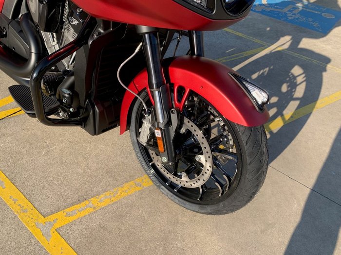 2024 Indian CHALLENGER DARK HORSE SUNSET RED
