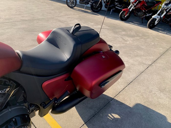 2024 Indian CHALLENGER DARK HORSE SUNSET RED
