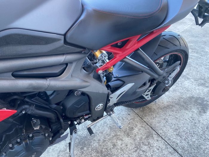 2015 Triumph SPEED TRIPLE R-ABS Grey
