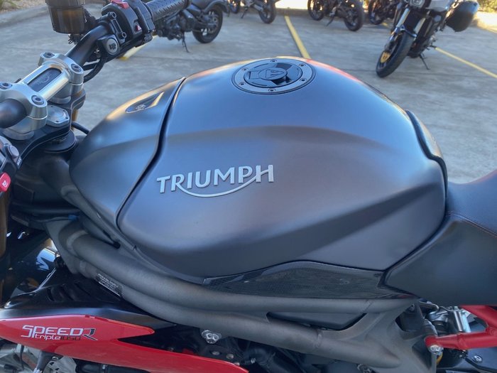 2015 Triumph SPEED TRIPLE R-ABS Grey