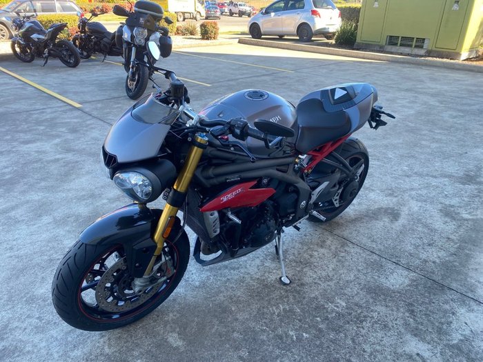 2015 Triumph SPEED TRIPLE R-ABS Grey
