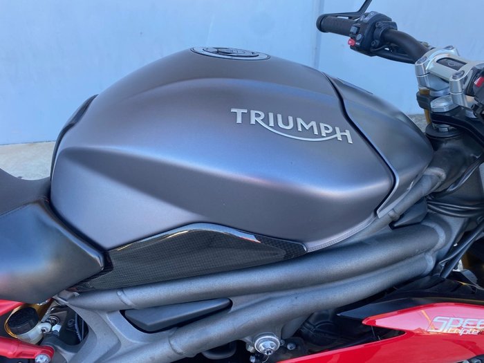 2015 Triumph SPEED TRIPLE R-ABS Grey