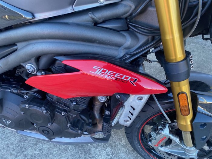 2015 Triumph SPEED TRIPLE R-ABS Grey