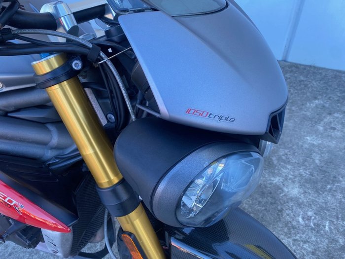 2015 Triumph SPEED TRIPLE R-ABS Grey