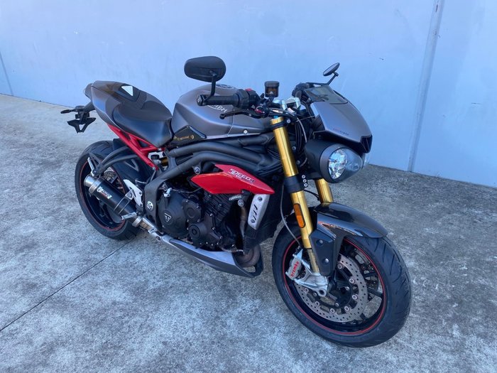 2015 Triumph SPEED TRIPLE R-ABS Grey