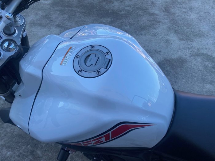 2014 Yamaha FZ1N White