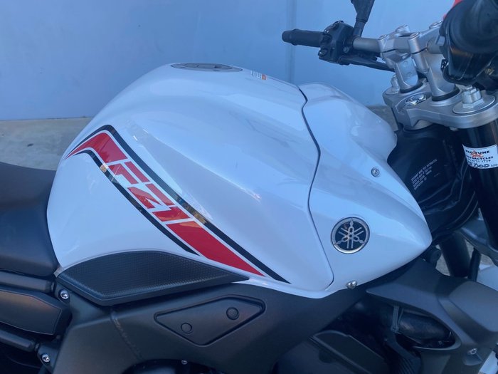 2014 Yamaha FZ1N White