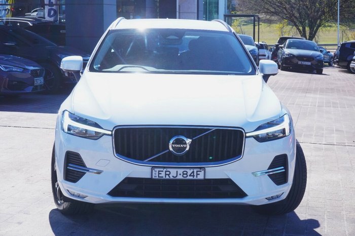 2021 Volvo XC60 B5 Momentum