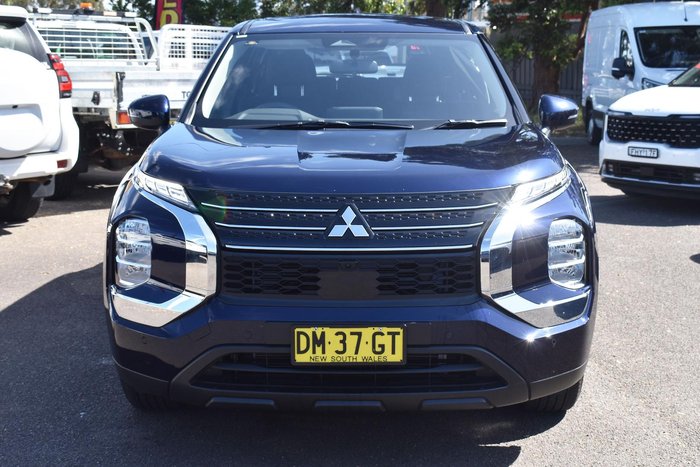 2024 Mitsubishi Outlander ES