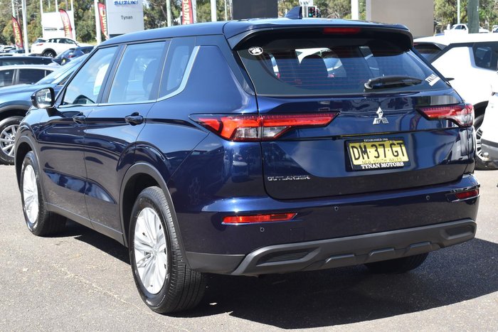 2024 Mitsubishi Outlander ES